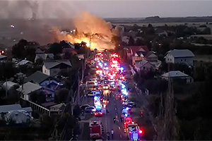 O serie de explozii de proporţii au avut la o staţie GPL din Crevedia, România, cu zeci de răniţi, inclusiv pompieri, şi o viaţă pierdută