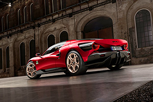 (VIDEO) Alfa Romeo a lansat noua 33 Stradale, maşina care marchează revenirea mărcii italiene la gloria de altă dată