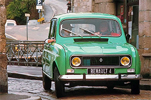 Ingineria neştiută a lui Renault 4 Sinpar 4x4, maşina franceză care putea înainta prin deşert şi dune înainte de apariţia SUV-urilor