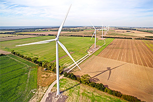 Turbinele eoliene din România au asigurat marţi între 35% şi 40% din consumul de electricitate al ţării, în condiţii de cod galben de vânt