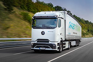 Mercedes a lansat oficial noul eActros 600, camionul electric de distanţe lungi, cu autonomie de 500 km şi baterii care ţin 1,2 milioane km