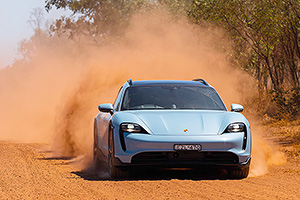 (VIDEO) Un Porsche Taycan electric a parcurs o călătorie de 5000 km prin pustietăţile Australiei
