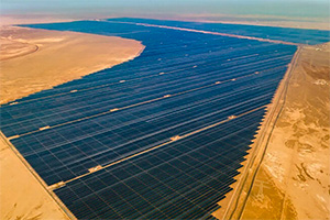 Cel mai mare parc fotovoltaic unitar din lume, cu 4 milioane de panouri, a fost inaugurat şi conectat la reţea în deşertul din Orientul Mijlociu