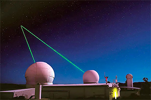O echipă de ingineri din Japonia vrea să vaporizeze obiectele spaţiale nenecesare prin lasere direcţionate de pe pământ