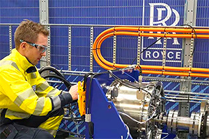 Inginerii Rolls-Royce au creat un nou motor electric pentru avioane regionale de pasageri, care va sta şi la baza motoarelor mai mari