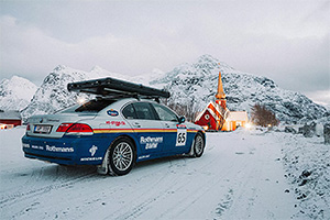 Un BMW Seria 7 E65 cu jumătate de milion de kilometri parcurşi a fost transformat într-o maşină superbă de raliu în Cehia