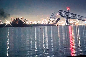 (VIDEO) Un pod din Baltimore, SUA, s-a prăbuşit după ce unul din pilonii săi a fost lovit de o navă