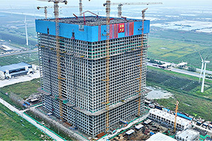 Clădirea din China cu inginerie elveţiană genial de simplă şi rol de baterie gravitaţională a fost construită complet, iar chinezii au mai comandat alte trei