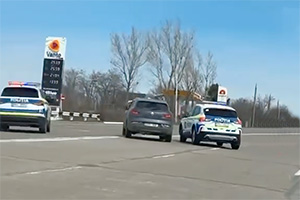 (VIDEO) Urmărire cu 5 echipaje, timp de jumătate de oră, a poliţiei din Moldova, a unui şofer pe străzile din Chişinău şi împrejurimi
