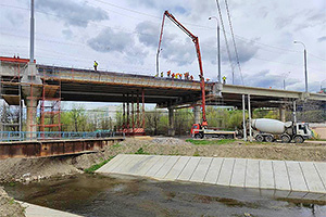 Podul de la Mihai Viteazul din Chişinău va fi totuşi închis total timp de aproape 2 luni, paralizând circulaţia într-o regiune mare a oraşului