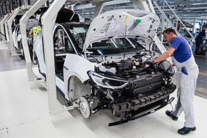 QuantumScape va licenţia grupul VW să producă baterii cu stare solidă pentru până la 1 milion de maşini electrice anual, care vor rezista 500 mii km fără degradare