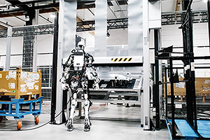 (VIDEO) Robotul Figure 01 a demonstrat cum poate munci într-o fabrică BMW la producţia de maşini, înlocuind oamenii pe linia de asamblare