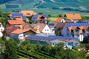 Peste 400 de prosumatori cu panouri fotovoltaice au fost conectaţi în Moldova de la instituirea mecanismului de facturare netă