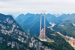 China construieşte un nou cel mai înalt pod din lume, care va fi gata peste un an şi care costă de 2 ori mai puţin decât podul de la Brăila din România