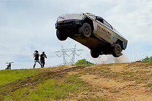 (VIDEO) Un youtuber a organizat primul test de anduranţă în condiţii extreme pentru Tesla Cybertruck, în comparaţie cu un Ford F-150 cu combustie