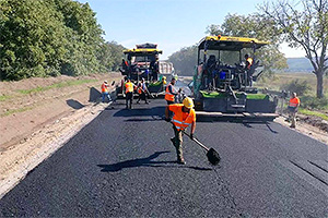 Cum se munceşte în prezent la traseul R33 din Moldova, cel mai scurt drum între Chişinău şi vama Leuşeni Albiţa, prin Hânceşti şi Lăpuşna