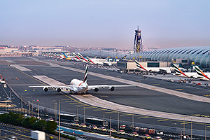 Aeroportul din Dubai va avea cel mai mare acoperiş din lume echipat cu panouri fotovoltaice