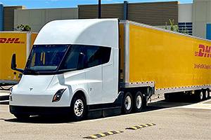 DHL a testat camionul electric Tesla Semi în munca de zi cu zi şi confirmă consumul foarte mic al acestuia şi autonomia reală