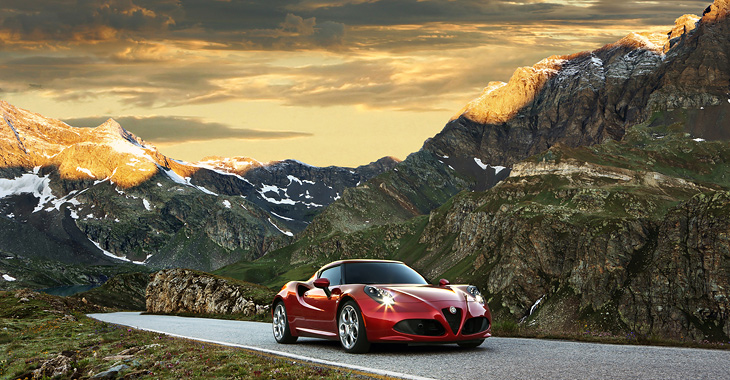 Alfa Romeo 4C, desemnată „cea mai frumoasă maşină a anului 2013”