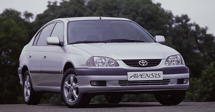 Poza istorică a zilei: prima generaţie Toyota Avensis