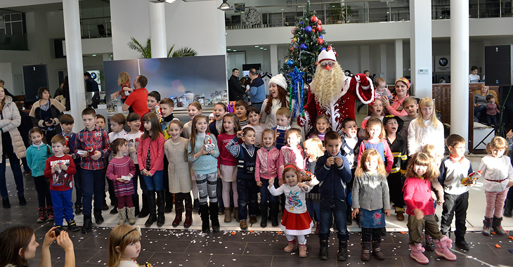 Marea expediţie spre ţara lui Moş Crăciun a ajuns în Moldova cu o mega petrecere de Crăciun!
