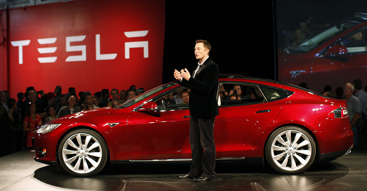 În doi ani Tesla va lansa un automobil complet autonom!
