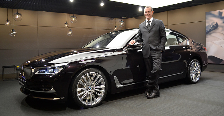 „Cu noul BMW M760Li, batem orice concurent de pe piaţă!” – Frank van Meel, preşedinte divizia BMW M