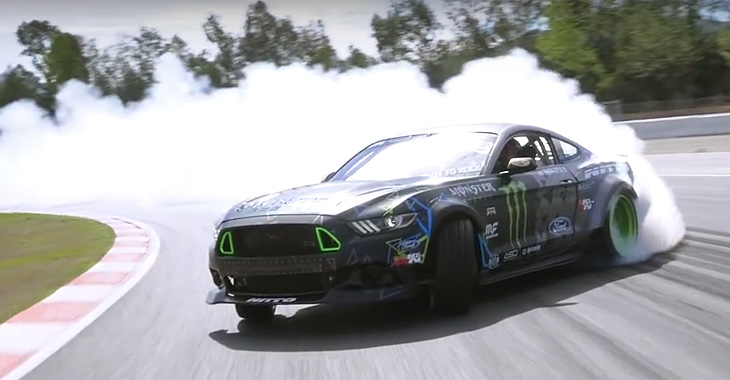 Un Ford Mustang de 900 CP a realizat un drift continuu de aproape un kilometru! (Video)