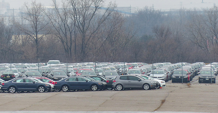 Privelişte tristă: Iată unde Volkswagen stochează vehiculele afectate de Dieselgate