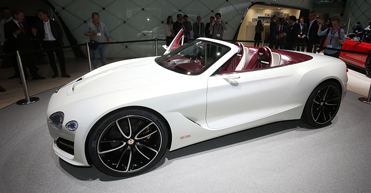 GENEVA 2017: Bentley a dezvăluit decapotabila electrică EXP 12 Speed 6e Concept (Video)