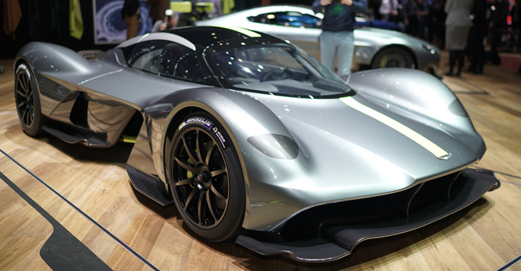 Noul Aston Martin Valkyrie – hyper-car-ul de 1,000 CP mai rapid decât un bolid de Formula 1! (Video)