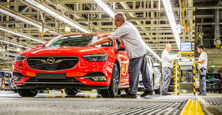 Angajații Opel și șefii de la PSA au ajuns la un consens: francezii nu vor mai reduce numărul muncitorilor