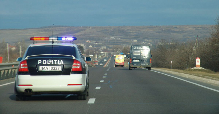 Viteze de autobahn pe drumurile din Moldova! Un șofer a fost surprins circulând cu peste 200 km/h