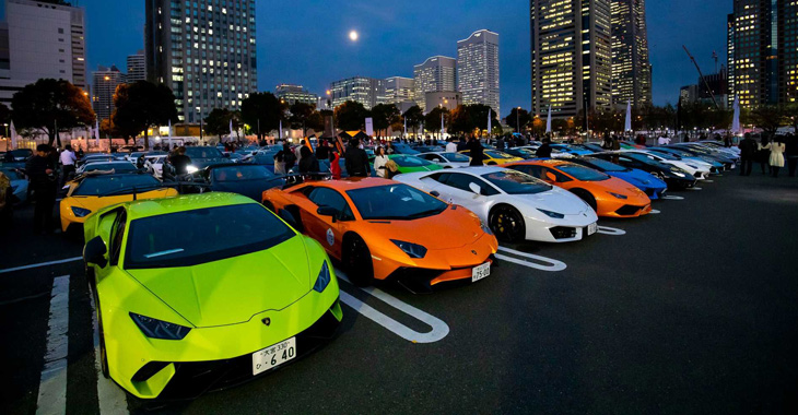 Lamborghini Day în Japonia a adunat o paradă de 200 de super-car-uri la un loc!
