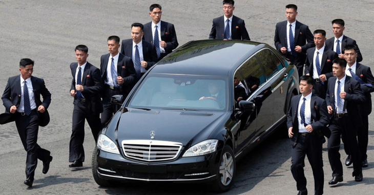 Daimler oferă explicații despre apariția lui Kim Jong-Un la bordul limuzinei blindate S-Class Pullman