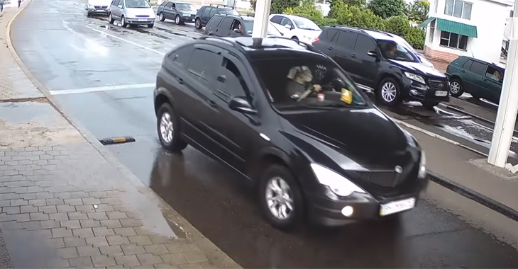 (VIDEO) O șoferiță a luat cu asalt trecerea de frontieră Moldo-Ucraineană în încercarea de a intra ilegal în țară
