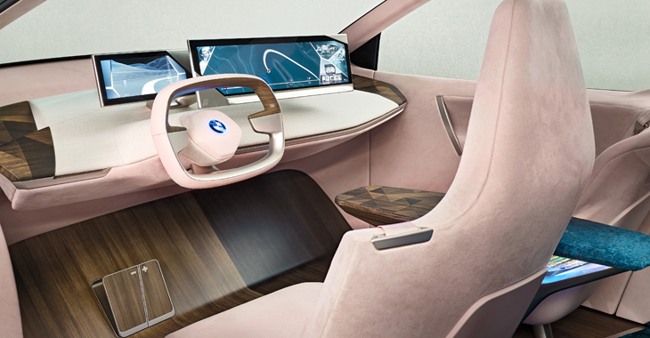 BMW anunță ecranul imens Curved Display pentru electromobilul de serie iNEXT! Vânzările încep în 2021