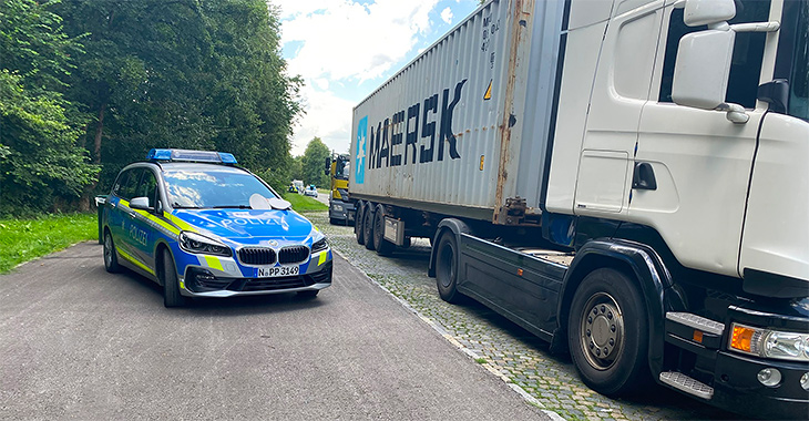Un şofer de camion ucrainean, prins de poliţia germană conducând pe autostradă aproape în stare de comă alcoolică