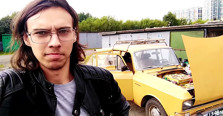 (VIDEO) Vă amintiţi de adolescentul din Rusia, care a construit un Moskvich electric? Băiatul şi-a perfecţionat acum maşina!