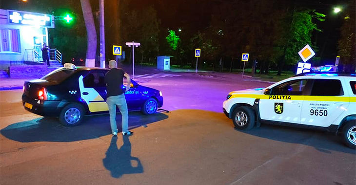 A provocat un accident astă-noapte în Chişinău şi a fugit, dar i-a rămas plăcuţa de înmatriculare