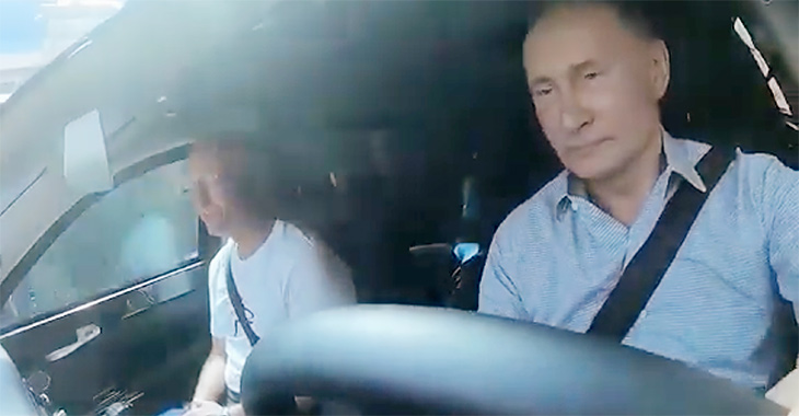 (VIDEO) Vladimir Putin a condus limuzina Aurus la inaugurarea unei autostrăzi: şi-a pus centura să nu plătească amendă