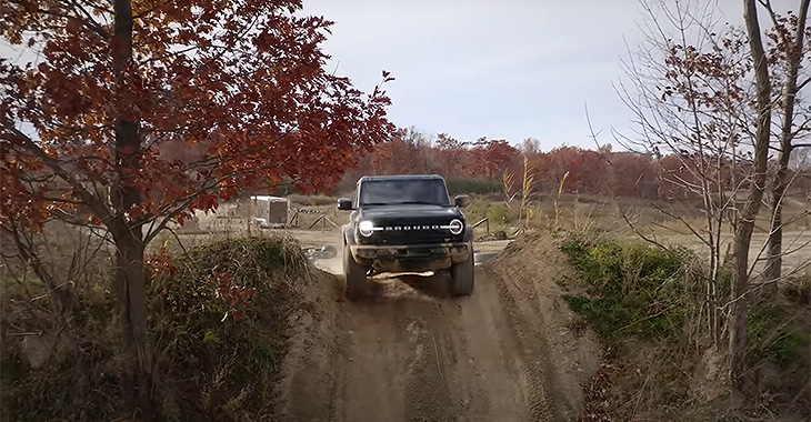 (VIDEO) Ce poate face noul Ford Bronco în acţiune de offroad şi de ce e deja o legendă vie