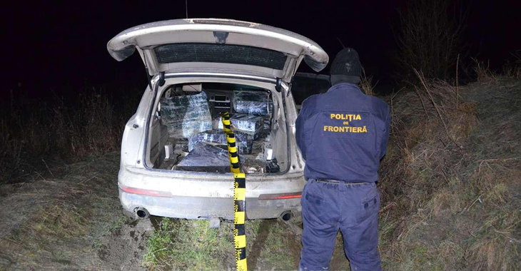 Un grup de contrabandişti a fost arestat după ce s-a împotmolit în noroi cu Audi Q7 în România
