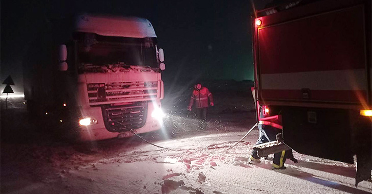 Situaţia pe drumurile din Moldova şi Chişinău, în imagini şi scurte comentarii