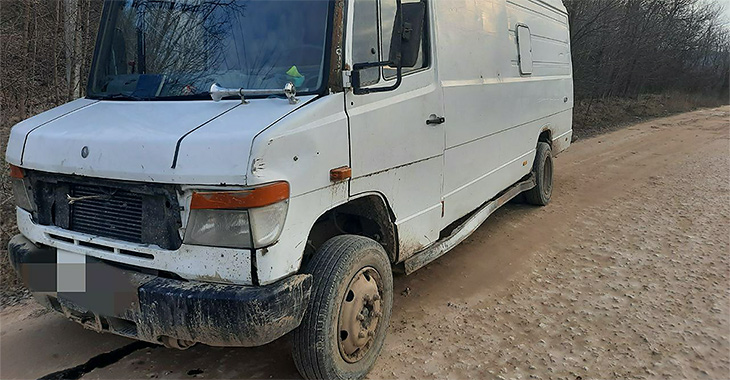 Grav accident pe traseul Lupa-Recea din Străşeni: un microbuz a rămas fără frâne, iar o persoană a decedat