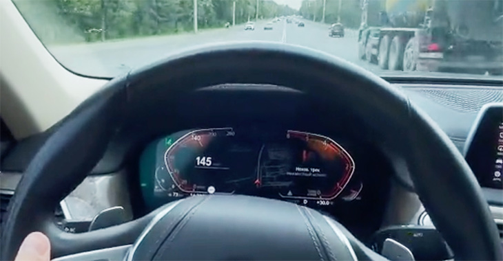 (VIDEO) În timp ce poliţia caută autorul marcajelor de pe Alecsandri, acest şofer goneşte nestingherit cu 165 km/h prin Chişinău