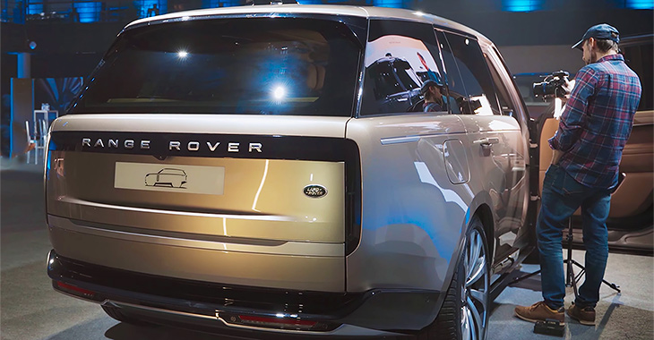 (VIDEO) Motorul V8 biturbo al noului Range Rover vine, totuşi, de la BMW, iar un youtuber din Rusia critică dur noul model