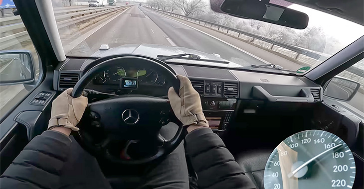 (VIDEO) Cât de greu învinge vântul pe autostradă, la viteză maximă, un Mercedes G-Class din 2011, cu motor diesel V6
