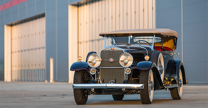Vârful ingineriei opulente de acum 92 de ani, un Cadillac V16 în stare fascinantă, scos la vânzare în Cehia