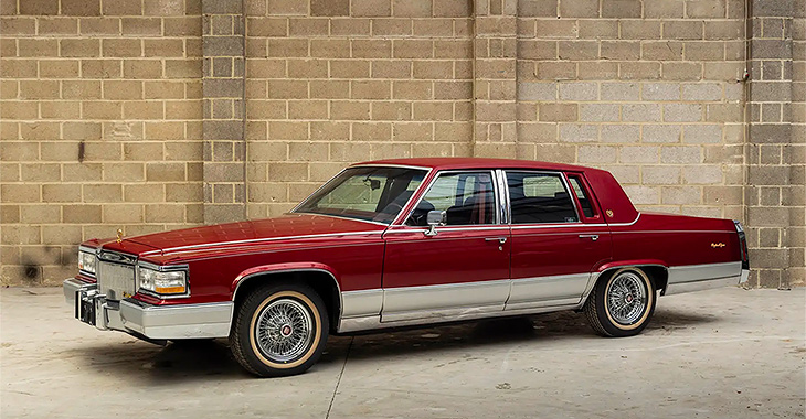 Cadillac Brougham, maşina americană de cândva cu interior de club de gentilomi, într-un exemplar scos la vânzare cu preţ infim